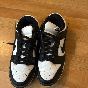 Nike Men's Classic Black and White Sneakers